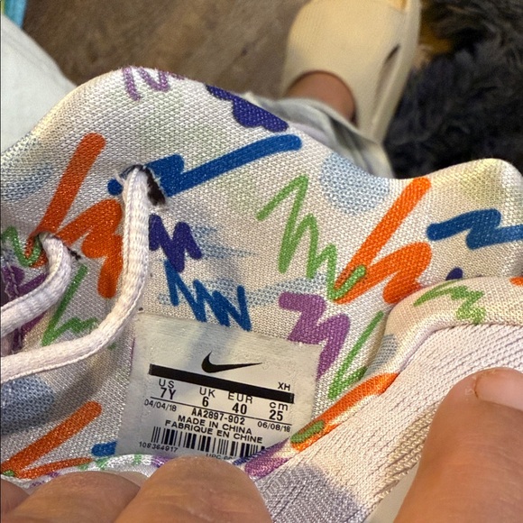 Nike Kyrie 4 90s decades Basketball shoe